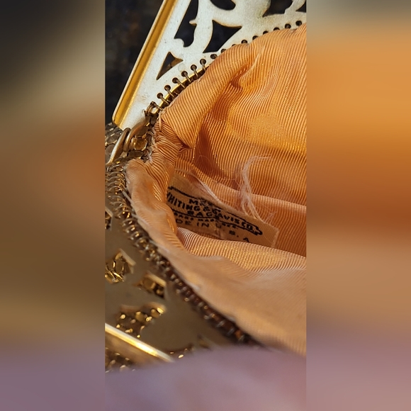 Antique Mesh Whiting & Davis Co Bags. Gold Tone Ornate Hand Bag - Picture 11 of 12